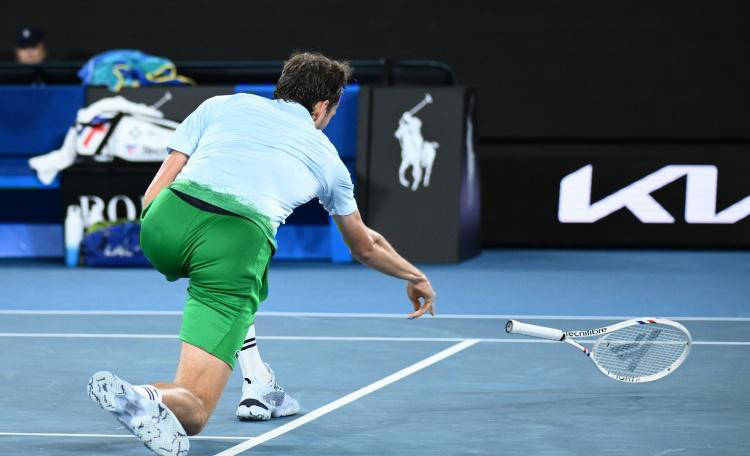 开云体育直播-意大利网球队逆转欧洲网球队,梅德韦杰夫统治全场