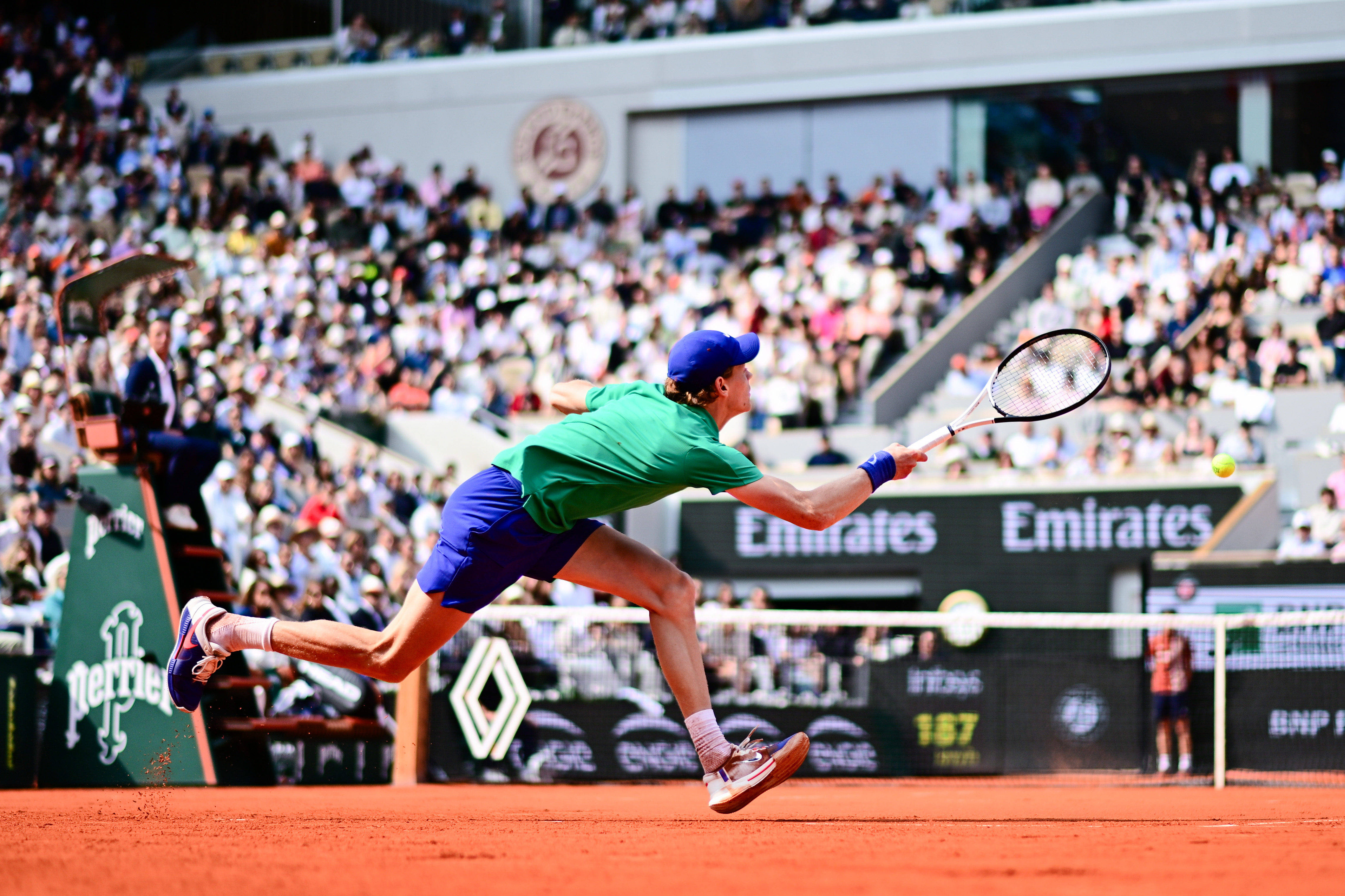 包含欧洲网球队血洗日本网球队，阿尔卡拉斯关键制胜的词条