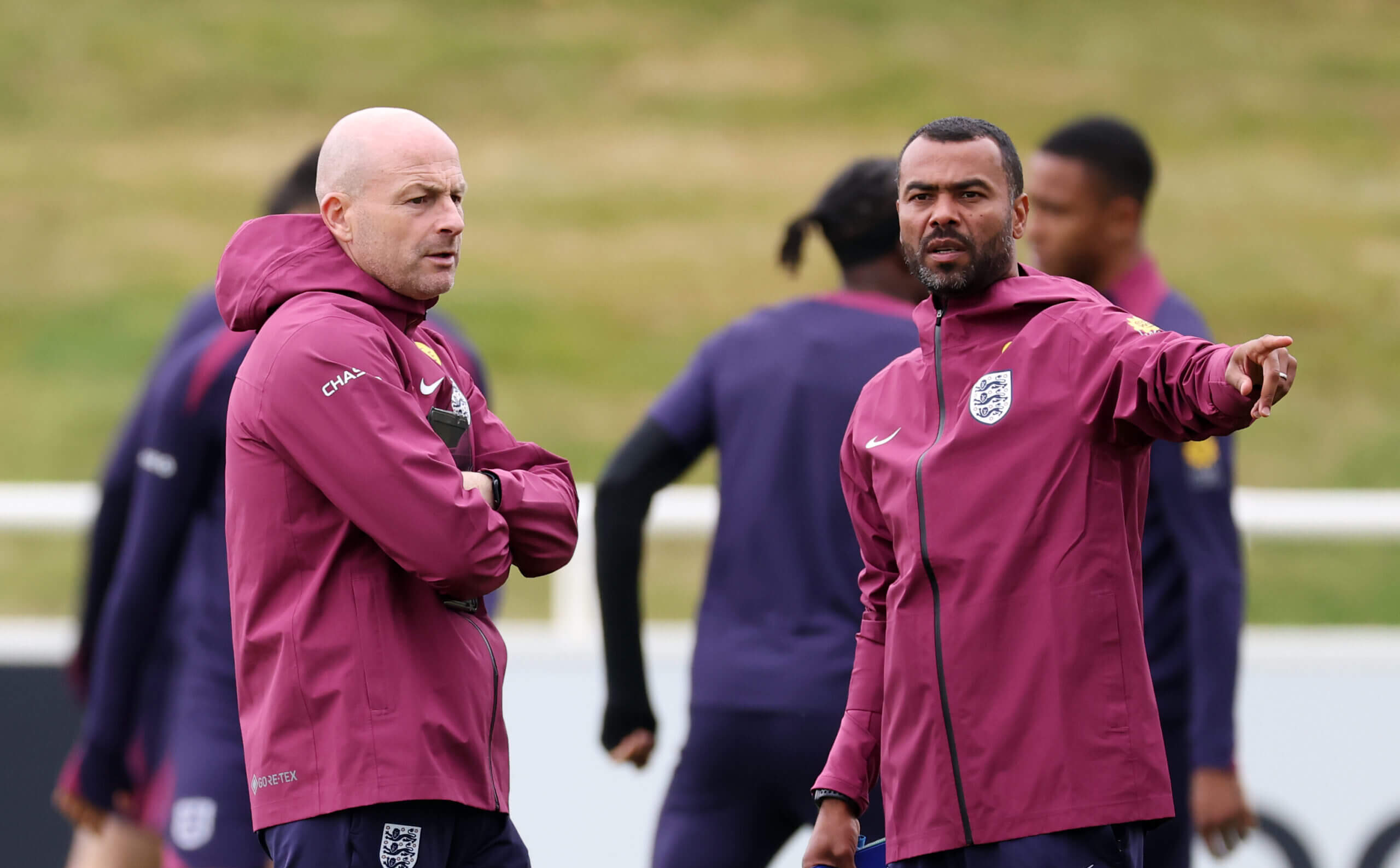 英格兰主教练团队发生分歧，备战遭波折的简单介绍