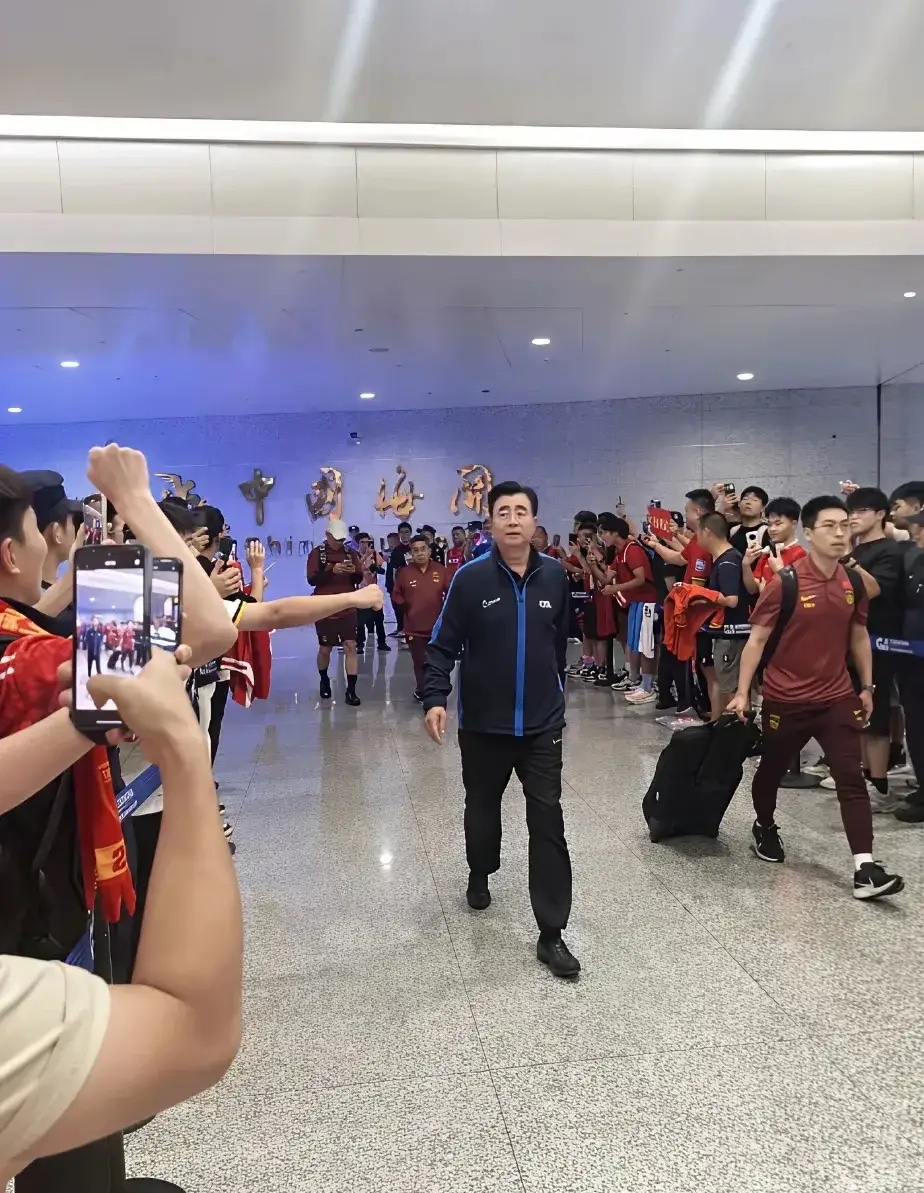 关于印尼队完胜中国队，石宇奇关键制胜的信息