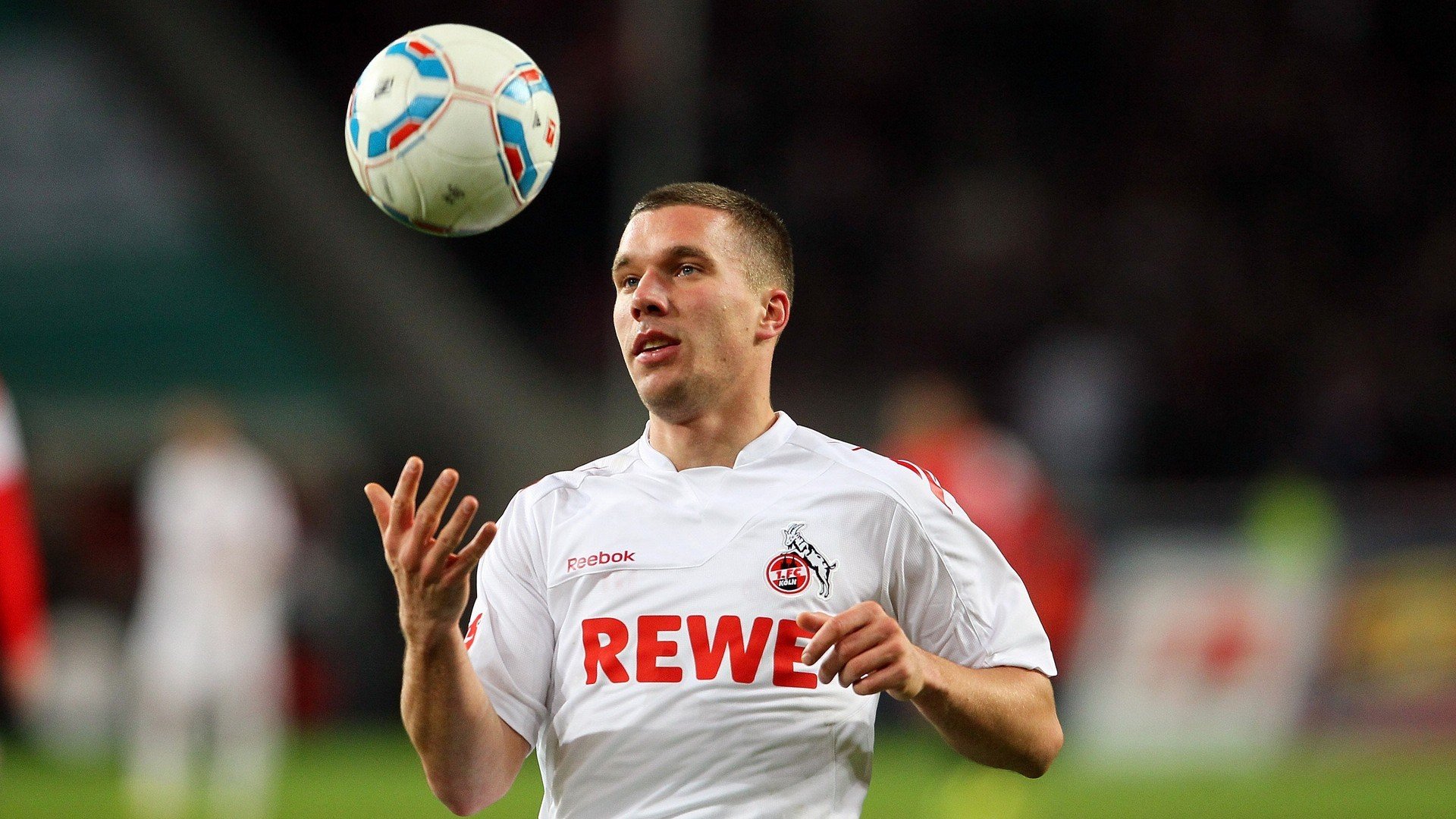 开云官方app入口-关键先生卢卡库与东欧铁骑,当个人英雄主义遇上团队胜利