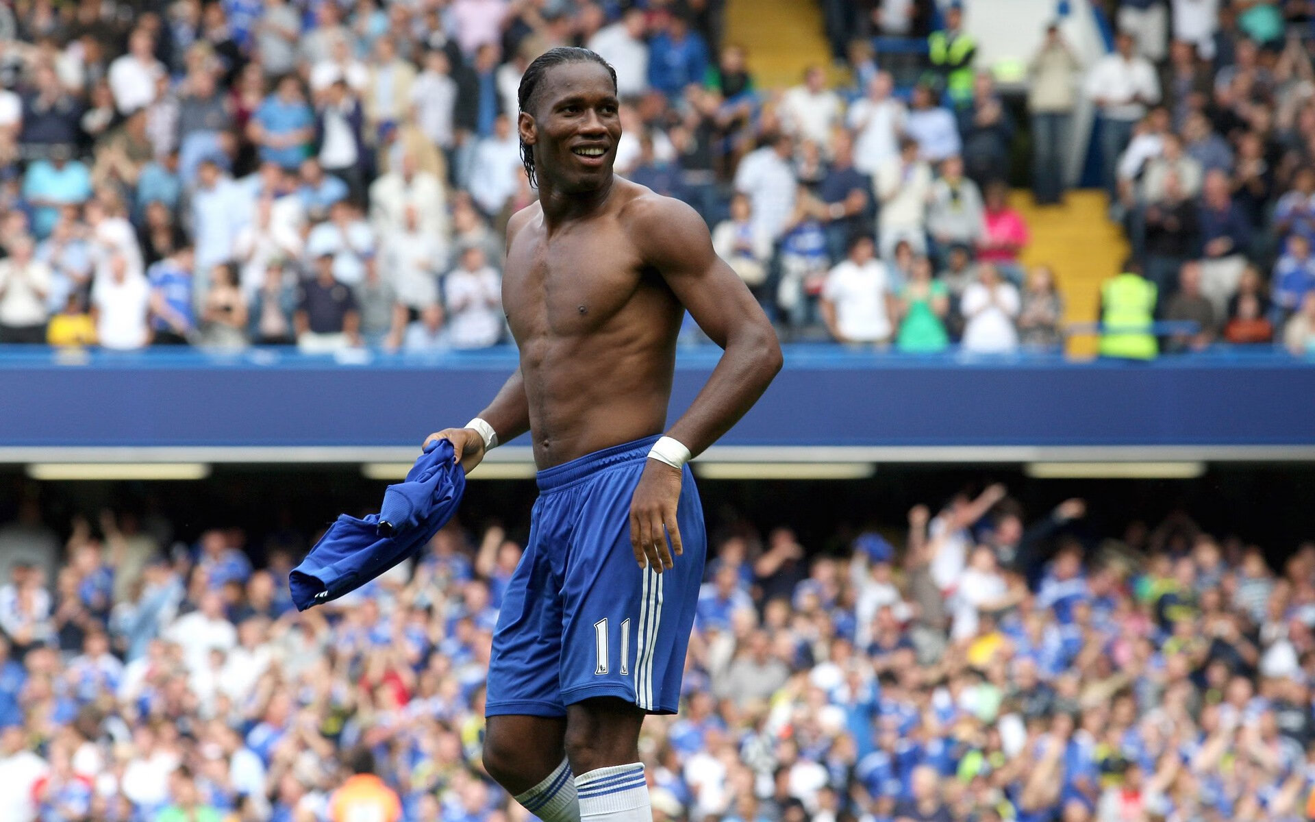 绿茵场与乒乓台的双重奏，葡萄牙完胜英格兰，梁靖崑状态火热预示体育盛夏