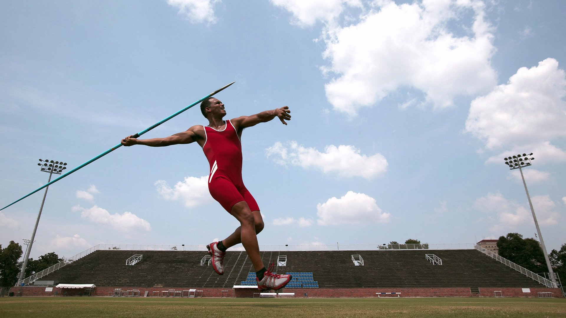 东瀛武士破坚壁，国球骁将定乾坤—体育精神的双重奏鸣